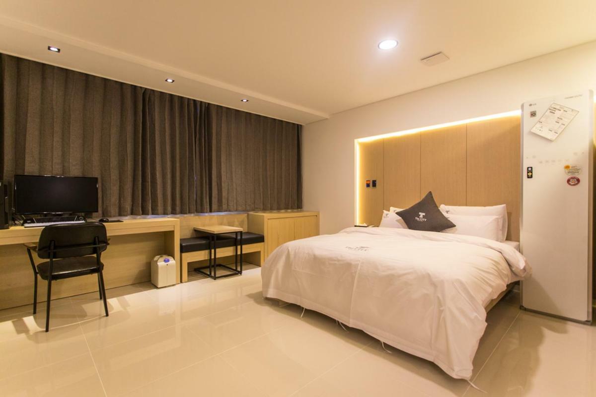 The City Hotel Jeonju Εξωτερικό φωτογραφία