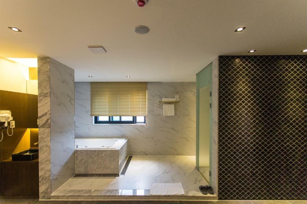 The City Hotel Jeonju Εξωτερικό φωτογραφία