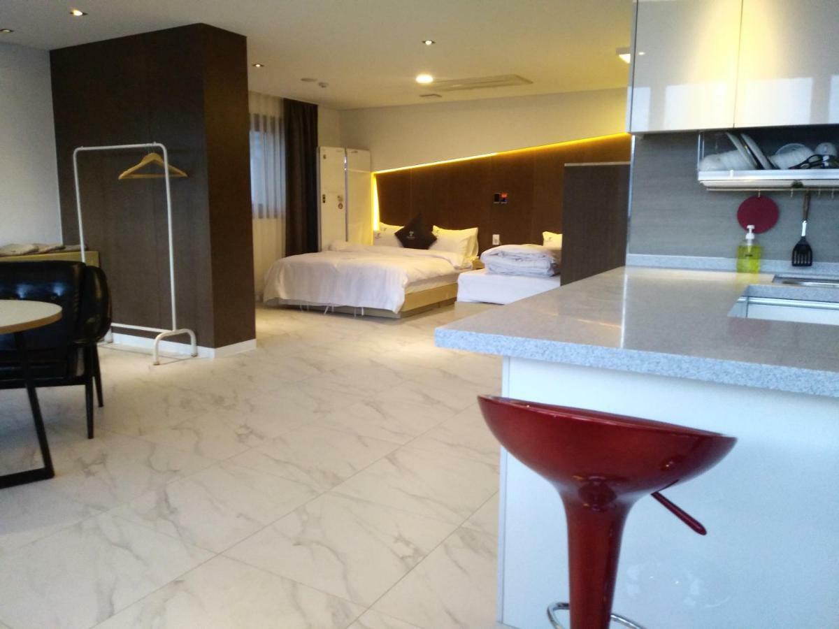 The City Hotel Jeonju Εξωτερικό φωτογραφία