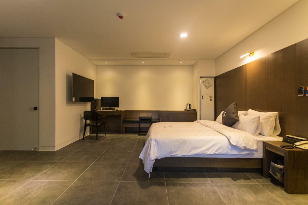 The City Hotel Jeonju Εξωτερικό φωτογραφία