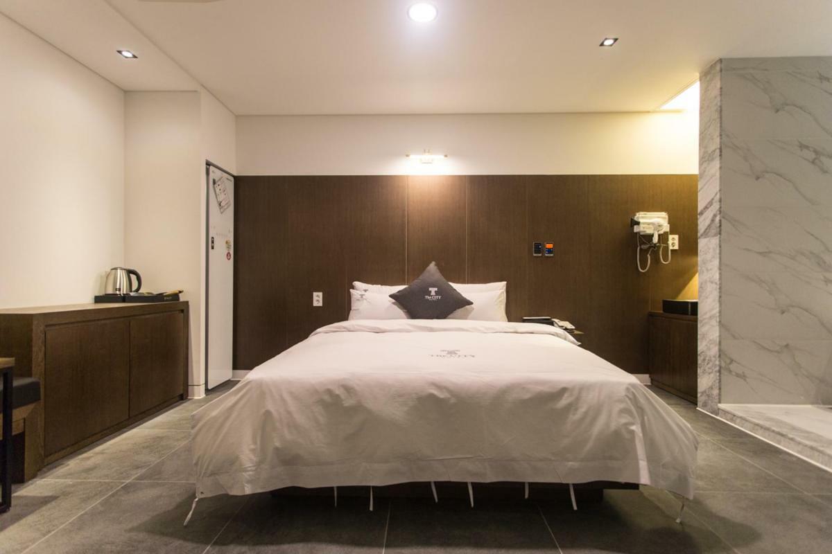 The City Hotel Jeonju Εξωτερικό φωτογραφία